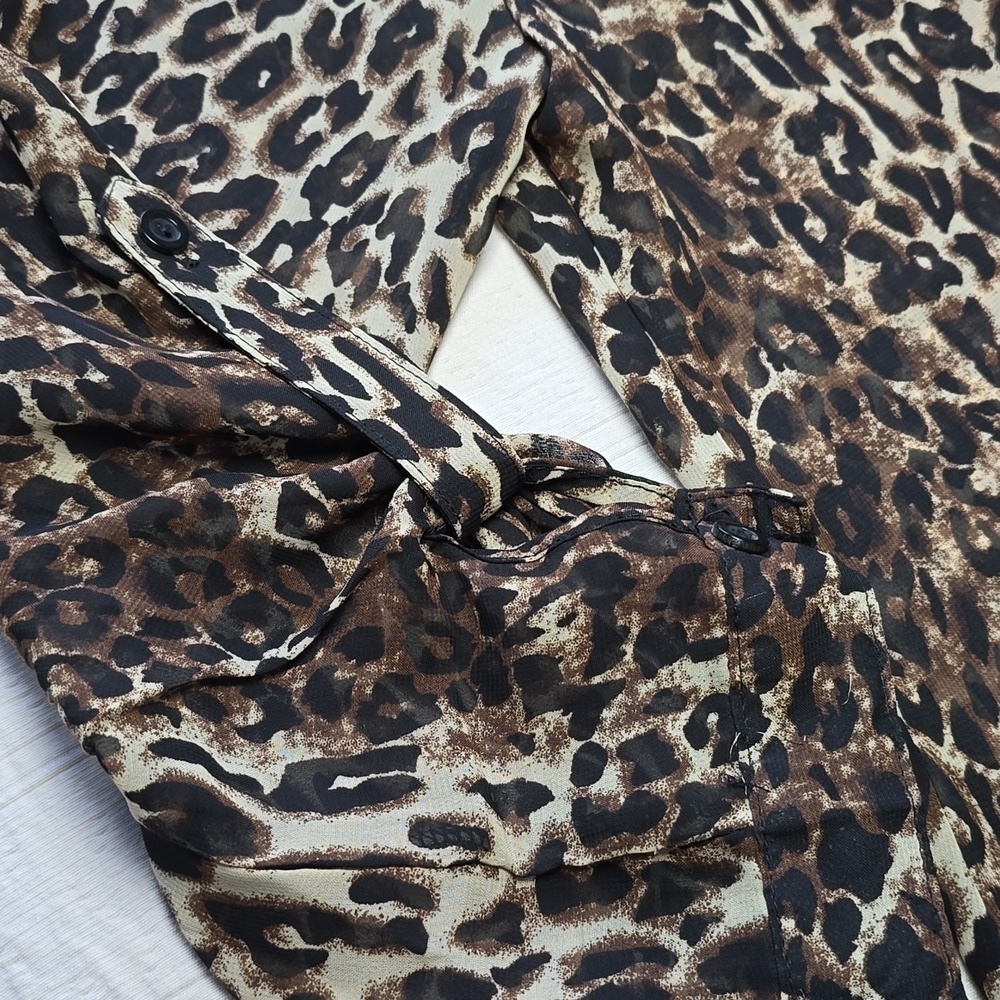 Rue21 Leopard Print Blouse Womens's Size S - Picture 7 of 13